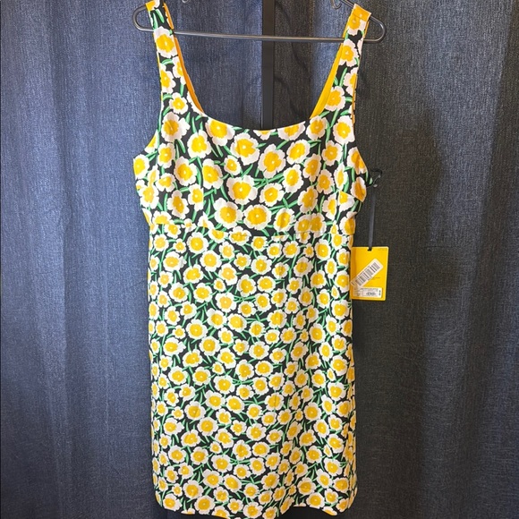 Diane Von Furstenberg Dresses & Skirts - Diane Von Furstenberg Yellow and White Sleeveless Mini Sundress Size 14